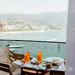 Rea Boutique Himare